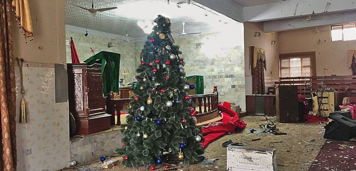 Immagine desolata della chiesa dopo l’attentato (zvg)