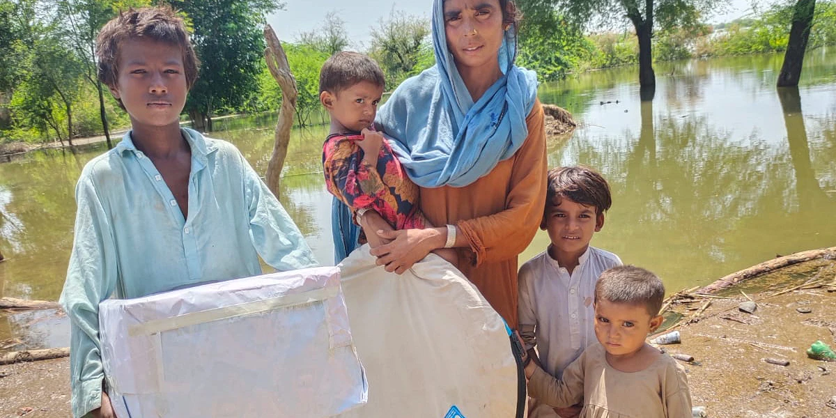 La vedova Rani ha potuto salvare dalle inondazioni i suoi quattro figli ma non le sue cose. csi
