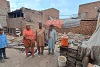 Pakistan: famiglia nella propria casa devastata dal rogo.